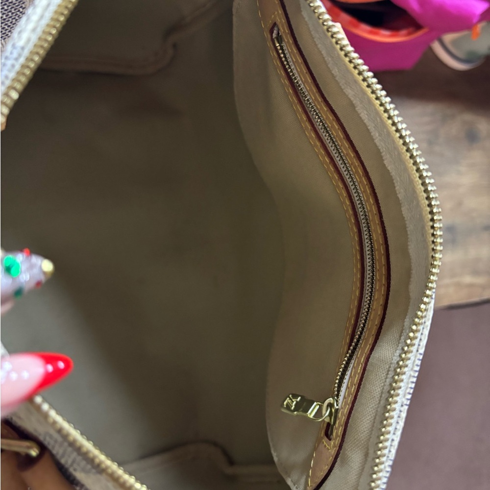 Authentic Louis Vuitton Speedy 30 Bandouliere with LV strap - Picture 5 of 11